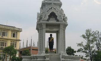 Check Inn Phnom Penh Royal Palace