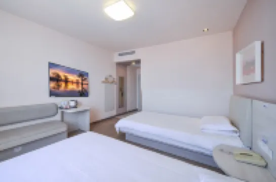 Grace Inn Hotel (Yantai Longkou Railway Station Tonghai Road)