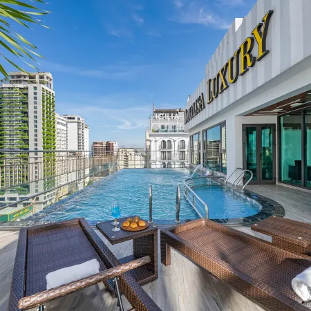 Monalisa Luxury Hotel
