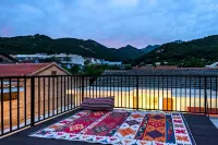 Floral Hotel· Zhuo Yuan Mountain Residence (Hongmen Mountain Entrance)