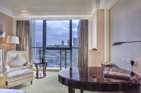 World Trade SSAW Boutique Hotel Отели рядом с достопримечательностью «Baiyunyuan»