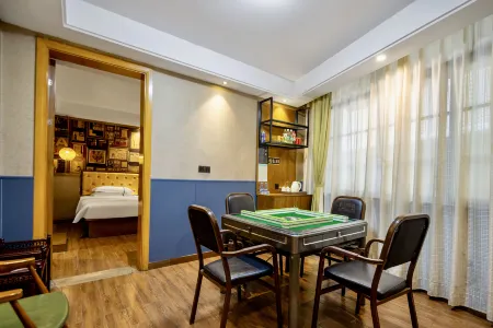 Crown Seminal Hotel Отели в г. Нинмин