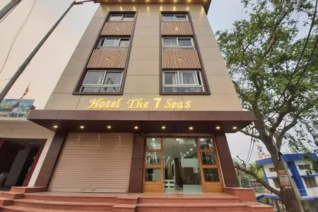 Hotel the 7 Seas Отели рядом с достопримечательностью «Vishnu Ghat»