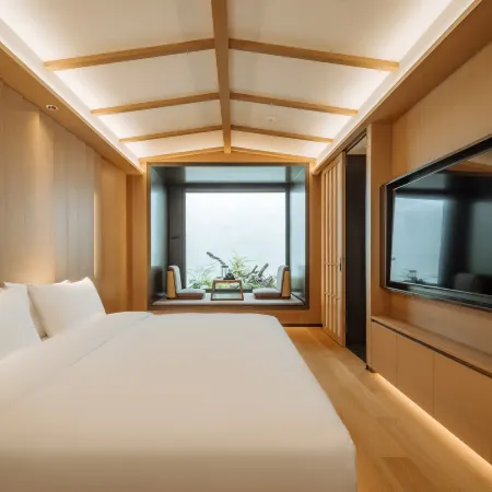Floral Lux Hotel· Bamboo Fragrant Hotel