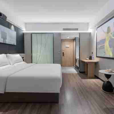 Thunderobot Hotel Rooms