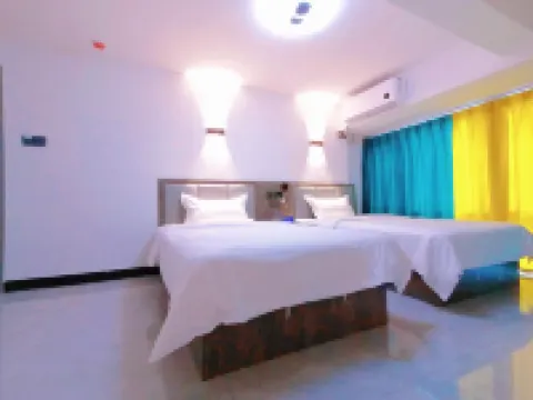 Qizige Homestay (Neijiangbei Railway Station Chuanhua Plaza)