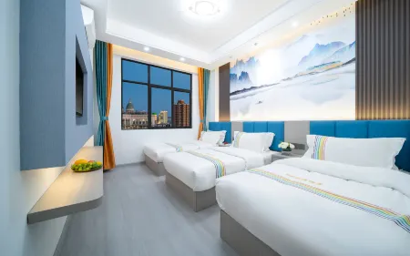 Hung Fat Express Hotel (Erhai Lake Park Hotel, Dali high-speed railway station)