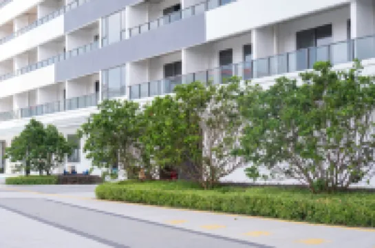 Jinshi Seaview Hotel (Beihai Silver Beach)