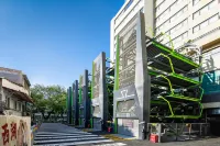 West Lake Garden Hotel - parking