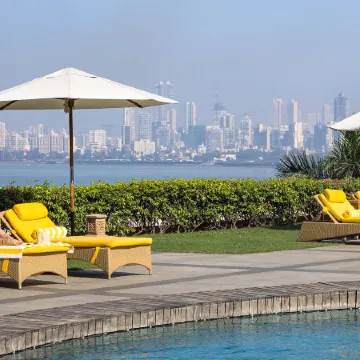 Trident, Nariman Point, Mumbai Отели рядом с достопримечательностью «Mani Bhavan Gandhi Museum»