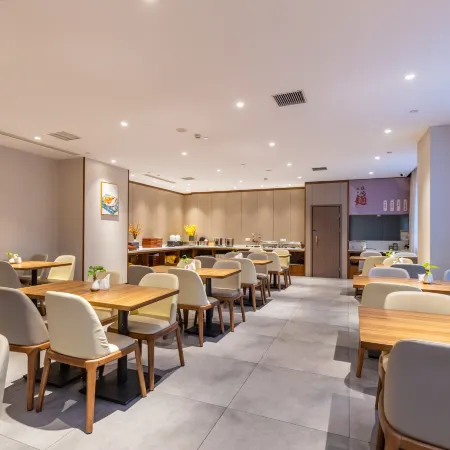 Fairyland Shangpin Hotel (Hengshui Yirancheng Railway Station)