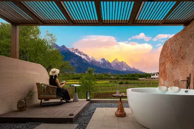 MountainTrip•Lijiang Snow Mountain Ranch Luxury Resort Hotel Hotel in zona Jade Dragon Snow Mountain