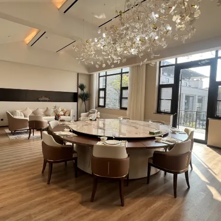 Taishan Peach Blossom Spring Hotel