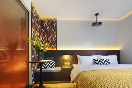 Mcsrh Hotel (Xi'an Bell and Drum Tower Branch) Отели рядом с достопримечательностью «Yong Ning Gate»