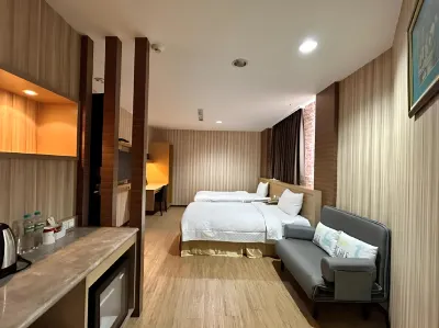 Hua Xiang Hotel - Zuoying Hotel di 