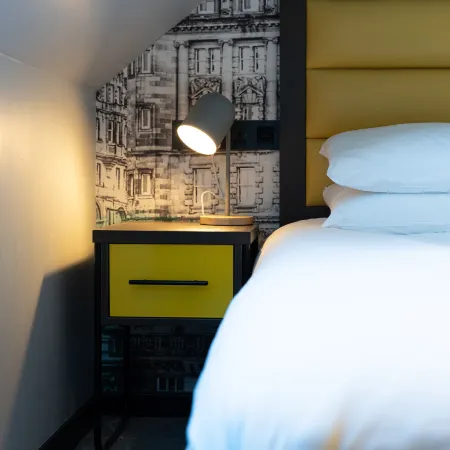 KM Hotel Отели рядом с достопримечательностью «Данбарс Клоуз»