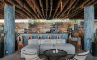 Amber Lombok Beach Resort - bar