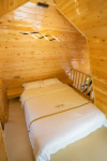 Linjian Wild Luxury Mountain View Resort Homestay (Kuandian Sandaowan Branch)