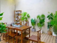 Fangjian Qiaoshe (Xi'an Zhonggulou Sajinqiao) Hotels near Lianhu