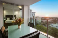 H on Mitchell Apartment Hotel Hotels in The Gardens
