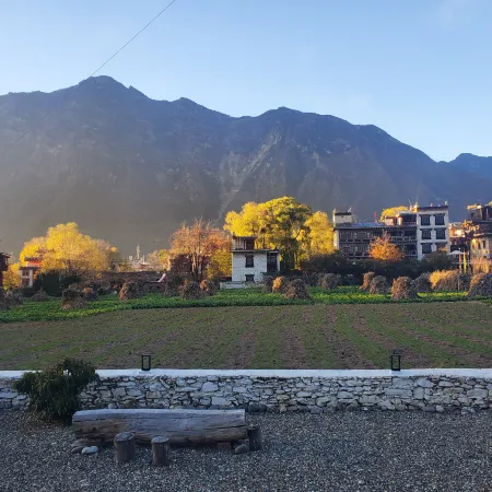 Danba Blue Bird Homestay