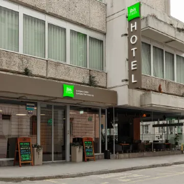Ibis Styles Ljubljana the Fuzzy Log
