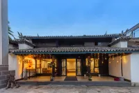 Free Qingjing Homestay (Sanyi International Airport Branch) Hotels in Lijiang Sanyi Airport