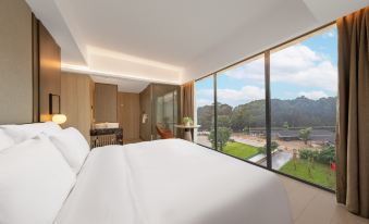 Zhuhai Jinfeng wutong Garden Hotel(Tangjia Ancient Town Sun Yat sen University Zhuhai Campus Store)