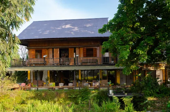 Sapa Ta Van Desi House - Mountain View & Hiking Tours