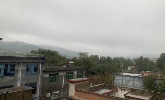 Dengfeng Jingju Homestay(Songshan Shaolin Scenic Area Store)