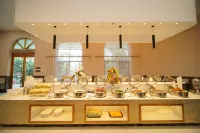 Blue Bay Hot Spring Hotel (Luquan Fengjia Ancient Town Branch) - sarapan