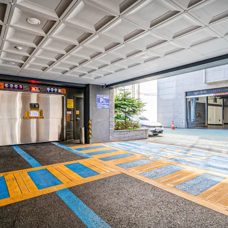 Rivertain Hotel Gyeongju Отели рядом с достопримечательностью «Храм Сундокджон»