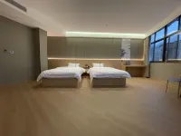 Luoshan Xinrong Garden Hotel