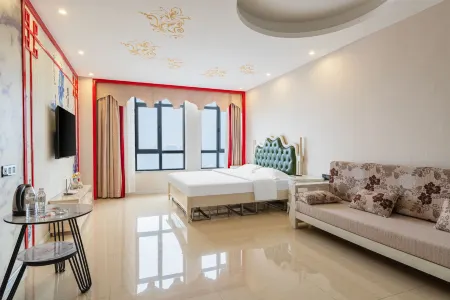 Jiuduo·Yunji Hotel (Xinyang Railway Station Tianrun Plaza) Отели рядом с достопримечательностью «Xinyang Normal University»