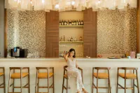 S Sriracha Hotel & Residence - bar