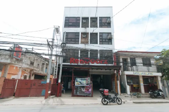 RedDoorz @ DBuilders Rooms Lower Bicutan