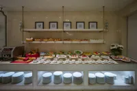 Le Jardin Hotel Haute Couture - Breakfast