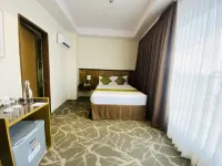 Maxi Hotel and Event Center ボホル・カルチュラル・センター周辺のホテル