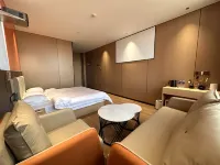 Yike Light Luxury Hotel