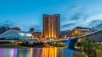 InterContinental Adelaide Отели рядом со станцией Железнодорожная станция Аделаиды