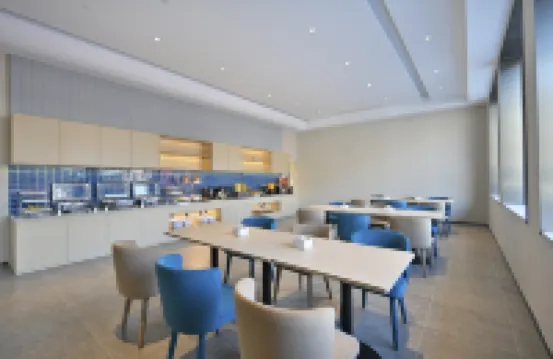 Jinjiang Hotel (Xinxiang Yanjin West Street Triangle Park)