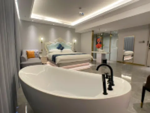 Huanjiang Huayi Hotel