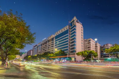 Elong Hotel (Zhaoqing Qixingyan Archway Plaza) Hotels in Zhaoqing