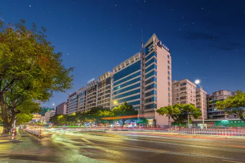 Elong Hotel (Zhaoqing Qixingyan Archway Plaza) Hôtels à : Zhaoqing