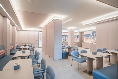 HanTing Hotel (Kaifeng Qingming Shanghe Park Xisi Night Market) Отели в г. Кайфэн