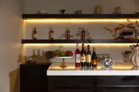 Yixin Moon Earthly HYGGE|Space Art Hotel (Dukezong Ancient City Prayer Wheel Store) - Bar
