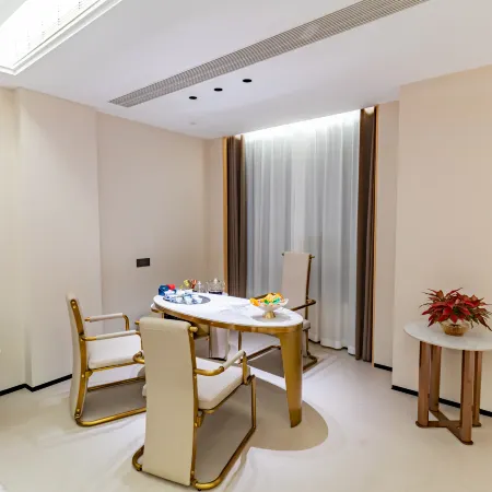 Four Seasons Hotle（Jiayi Branch）