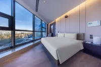 Lhasa Baicheng Railway Station Wangfujing Atour Hotel