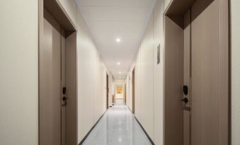 Hotels in Yue