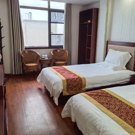 Luoshan Zhoudang Holiday Hotel